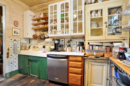 Breakfast buffet area, La Dauphine bed and breakfast, New Orleans